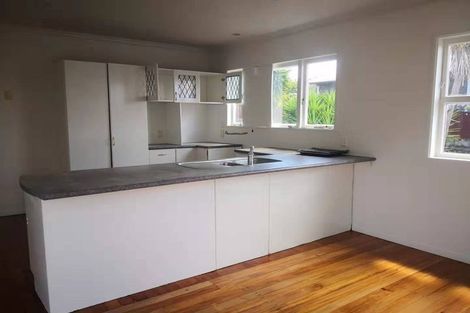 Photo of property in 189 Waimumu Road, Massey, Auckland, 0614