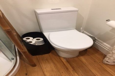 Photo of property in 19 Grove Road, Kelburn, Wellington, 6012