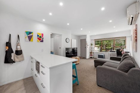 Photo of property in 3/100 Royal Road, Massey, Auckland, 0614