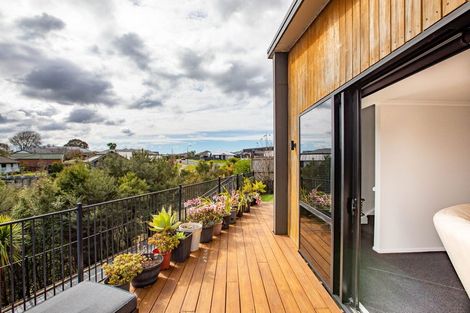 Photo of property in 20 Te Tiireke Drive, Glenview, Hamilton, 3206