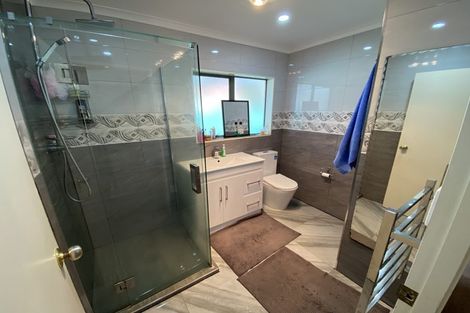 Photo of property in 2 Portrush Lane, Takanini, 2112