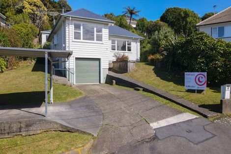 Photo of property in 1 Broderick Crescent, Johnsonville, Wellington, 6037