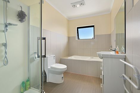 Photo of property in 117 Keri Vista Rise, Papakura, 2110