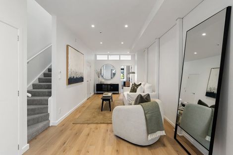 Photo of property in 1/11 Courtenay Place, Te Aro, Wellington, 6011