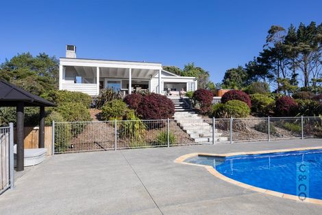 Photo of property in 10 Kaipara View Road, Helensville, 0875