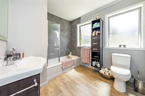 Photo of property in 18 Matipo Drive, Tuakau, 2121