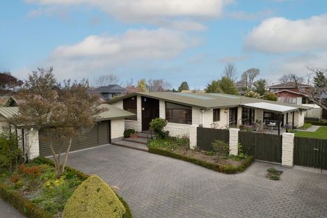 Photo of property in 30 Kingham Place, Avonhead, Christchurch, 8042