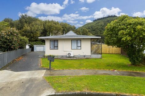 Photo of property in 6a Agate Grove, Birchville, Upper Hutt, 5018