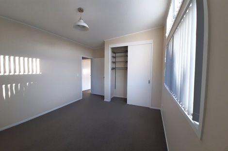 Photo of property in 39 Divich Avenue, Te Atatu South, Auckland, 0610