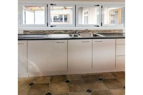 Photo of property in 66 Queen Street West, Levin, 5510