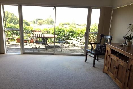 Photo of property in 18 Grenada Avenue, Forrest Hill, Auckland, 0620