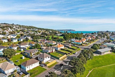 Photo of property in 110 Main Road, Titahi Bay, Porirua, 5022