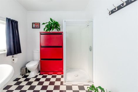 Photo of property in 10 Tilley Road, Paekakariki, 5034