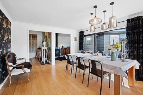 Photo of property in 216 Riverhead Road, Kumeu, 0892