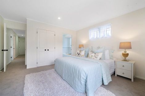 Photo of property in 8 Coupland Court, Glendene, Auckland, 0602