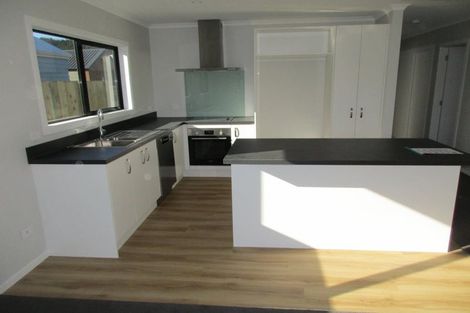 Photo of property in 30 Koru Loop, Paraparaumu, 5032