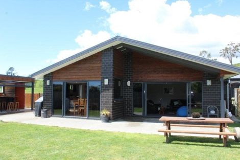 Photo of property in 11 Toiora Close, Takaka, 7110