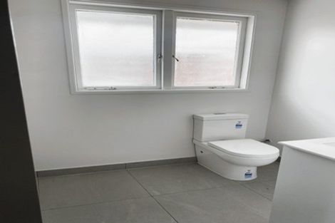 Photo of property in 37b Cobham Crescent, Kelston, Auckland, 0602