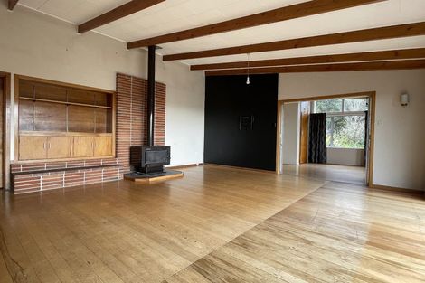 Photo of property in 295 Glenfield Road, Glenfield, Auckland, 0629