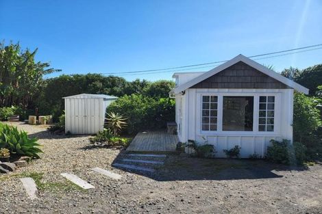 Photo of property in 20 Mcfarlane Street, Oakura, 4314