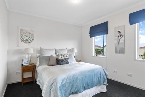 Photo of property in 8 Bezar Place, Flat Bush, Auckland, 2016