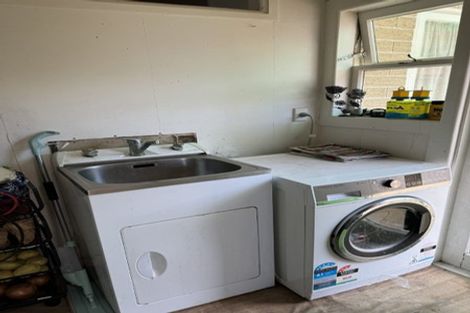 Photo of property in 17 Edgeworth Road, Glenfield, Auckland, 0629