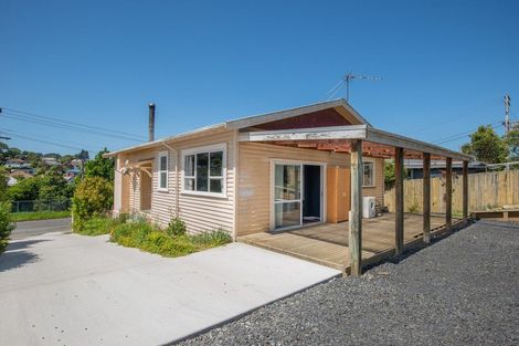 Photo of property in 12 Severn Street, Green Island, Dunedin, 9018