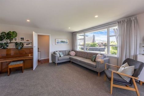 Photo of property in 28 Clipper Place, Redwood, Christchurch, 8051