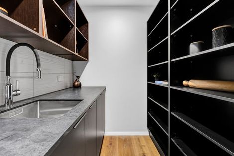 Photo of property in 6 Oliver O'leary Way, Westown, New Plymouth, 4310