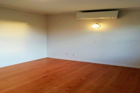 Photo of property in 2a Waller Avenue, Bucklands Beach, Auckland, 2012