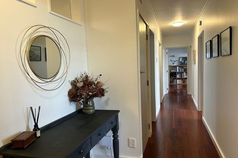 Photo of property in Greenmantle Flats, 88a Salamanca Road, Kelburn, Wellington, 6012