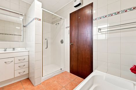 Photo of property in 99 Glenross Street, Glenross, Dunedin, 9011