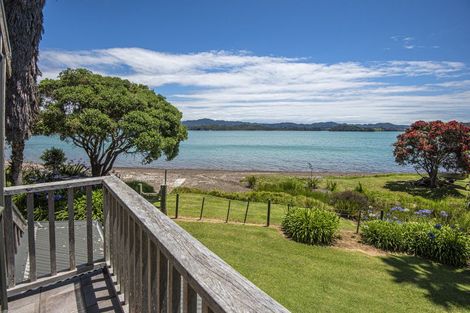 Photo of property in 950 Whangaruru Road North, Whangaruru, Russell, 0184