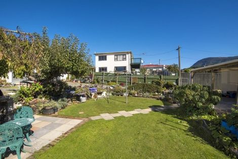 Photo of property in 53 Hampden Street, Picton, 7220