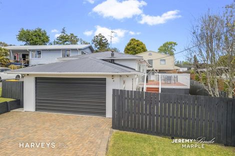 Photo of property in 3 Lex Avenue, Green Bay, Auckland, 0604