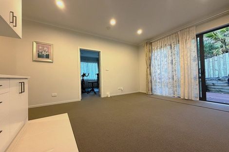 Photo of property in 7 Northcross Drive, Oteha, Auckland, 0630