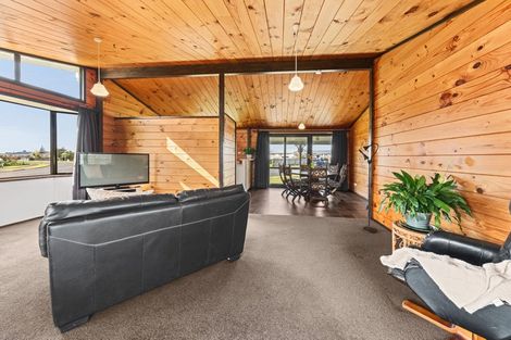 Photo of property in 2 Desmond Place, Bell Block, New Plymouth, 4312