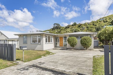 Photo of property in 99 Parkvale Road, Karori, Wellington, 6012