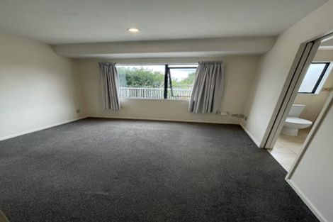 Photo of property in 6a Alma Street, Te Atatu South, Auckland, 0610