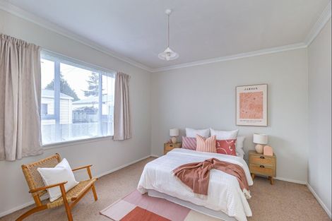 Photo of property in 1 Quinn Road, Levin, 5510