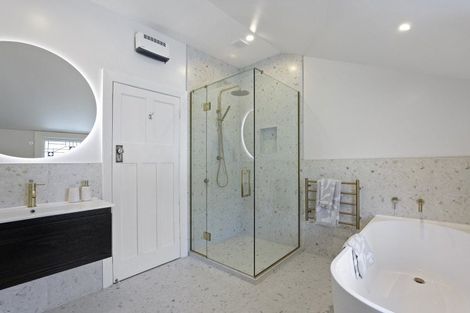 Photo of property in 7 Hackthorne Road, Cashmere, Christchurch, 8022