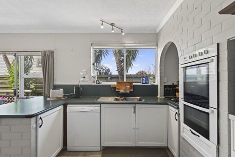 Photo of property in 61 Clawton Street, Westown, New Plymouth, 4310