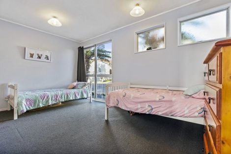 Photo of property in 3/24a Waimumu Road, Massey, Auckland, 0614