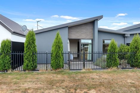 Photo of property in 15b Te Whenu Crescent, Marshland, Christchurch, 8083