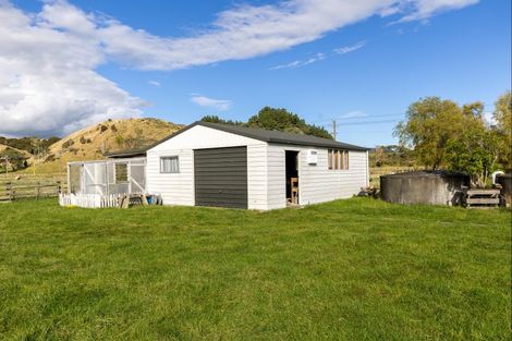 Photo of property in 205-233 Fitzherbert Road East, Aokautere, Palmerston North, 4471