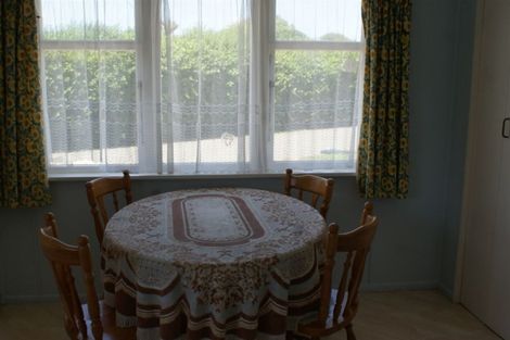 Photo of property in 9 Iti Street, Otaki, 5512