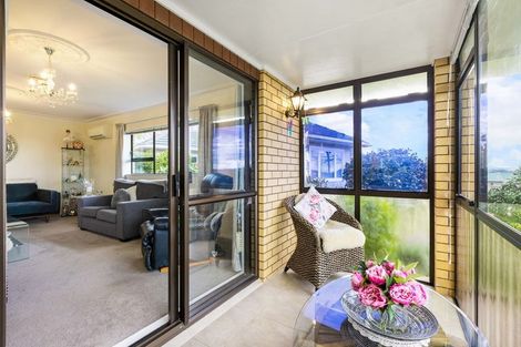 Photo of property in 1 Elcoat Avenue, Henderson, Auckland, 0612