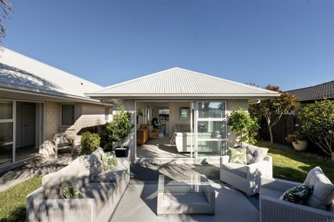 Photo of property in 12 Kokihi Close, Papamoa Beach, Papamoa, 3118