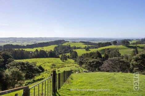Photo of property in 10 Kaipara View Road, Helensville, 0875