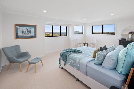 Photo of property in 4 Calypso Place, Rothesay Bay, Auckland, 0630